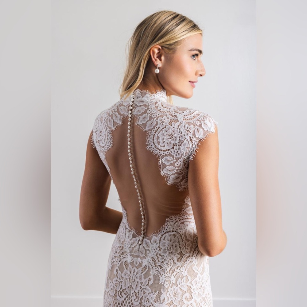 NWT W Too by Watters Locket Uma Wedding Dress in Ivory/Nude Size 14 Lace Train - Picture 3 of 16